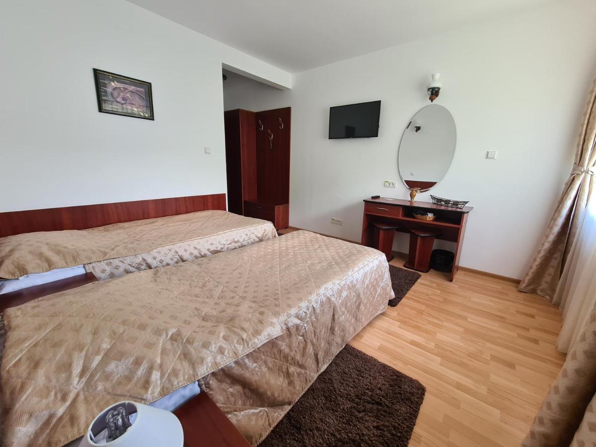 Pension Marina Sinaia Exterior photo
