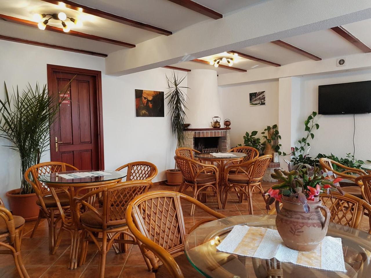 Pension Marina Sinaia Exterior photo